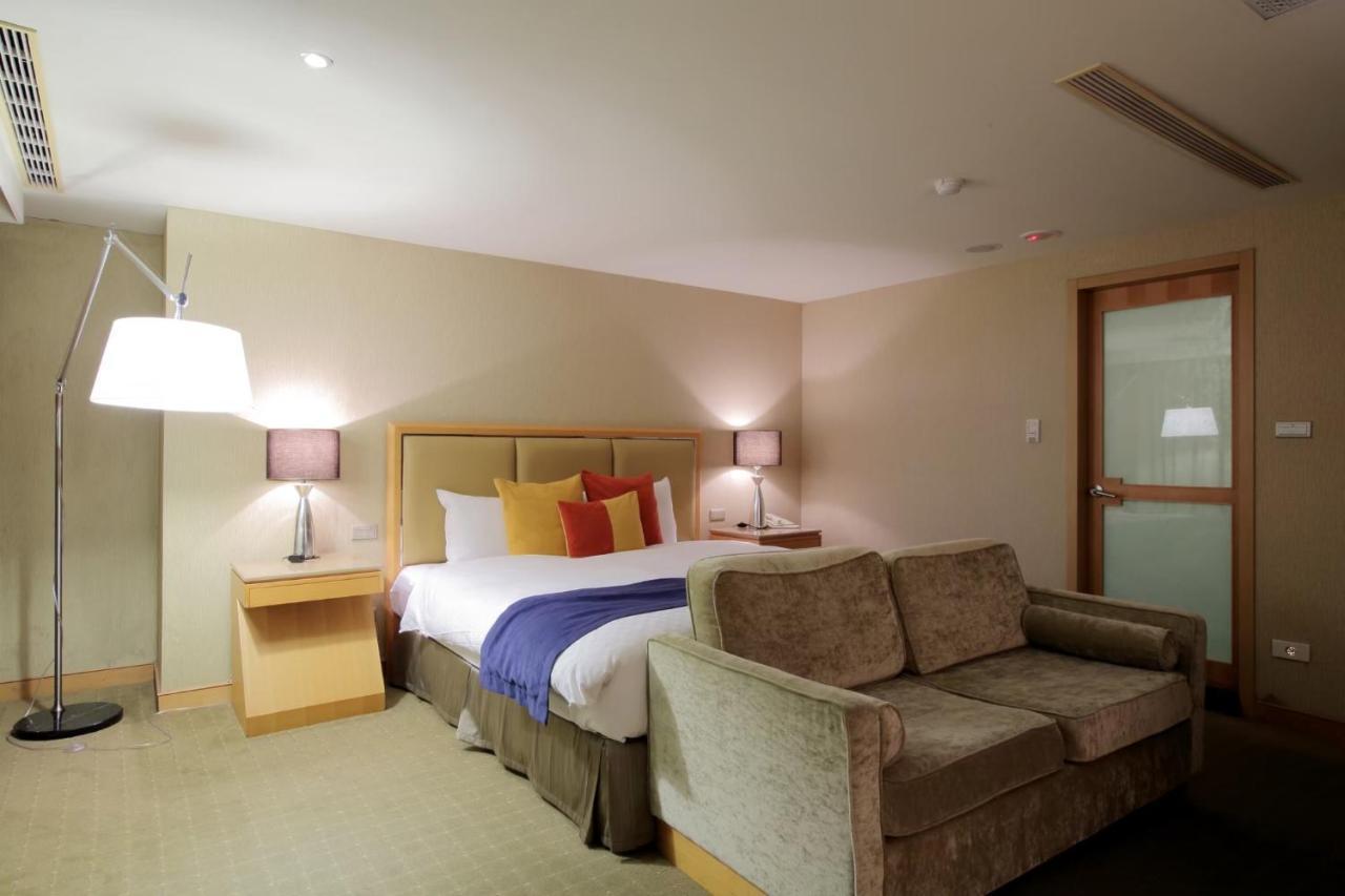 จินหัว โฮเต็ล Hotel หลัวตง ภายนอก รูปภาพ