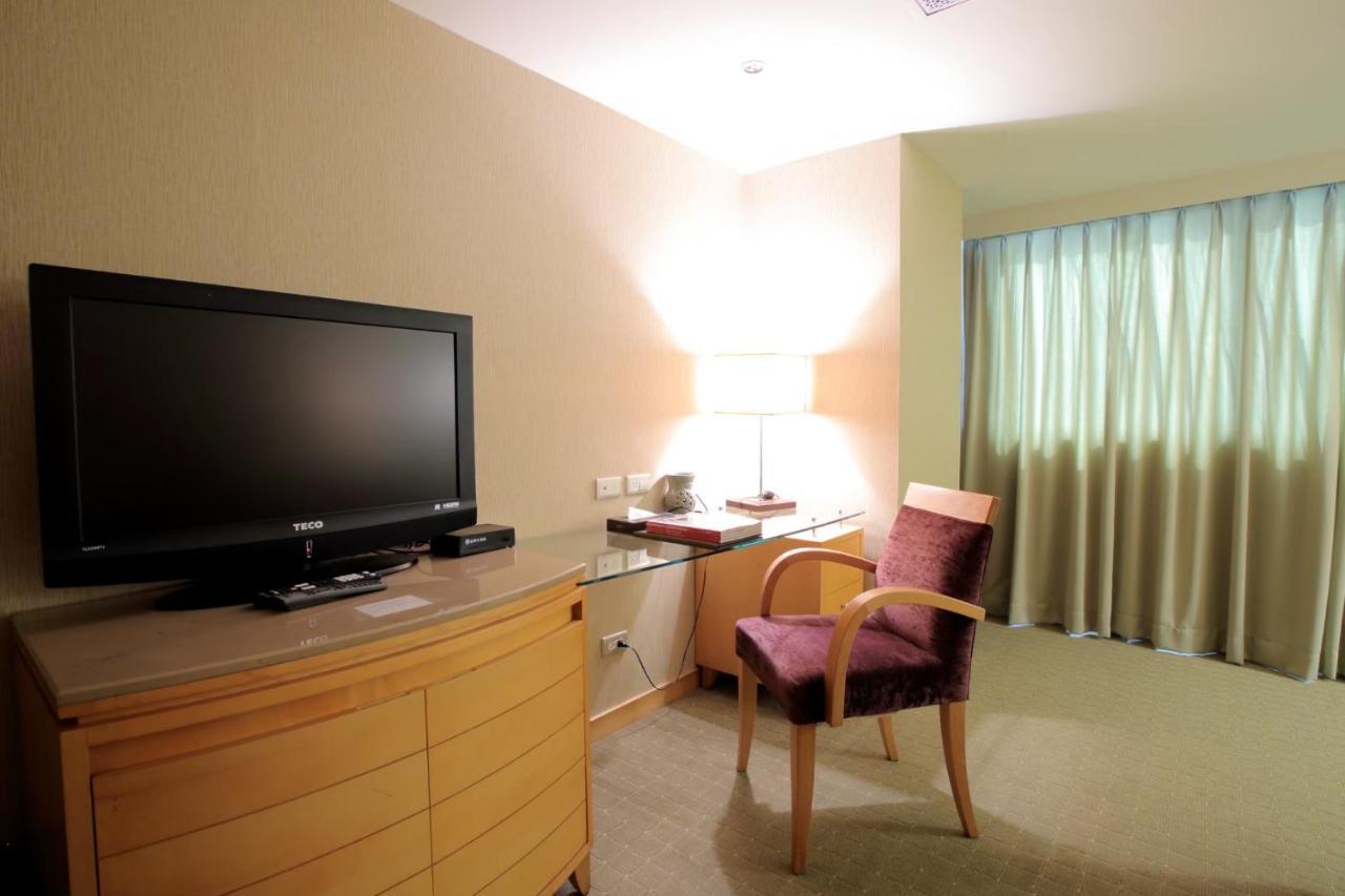 จินหัว โฮเต็ล Hotel หลัวตง ภายนอก รูปภาพ