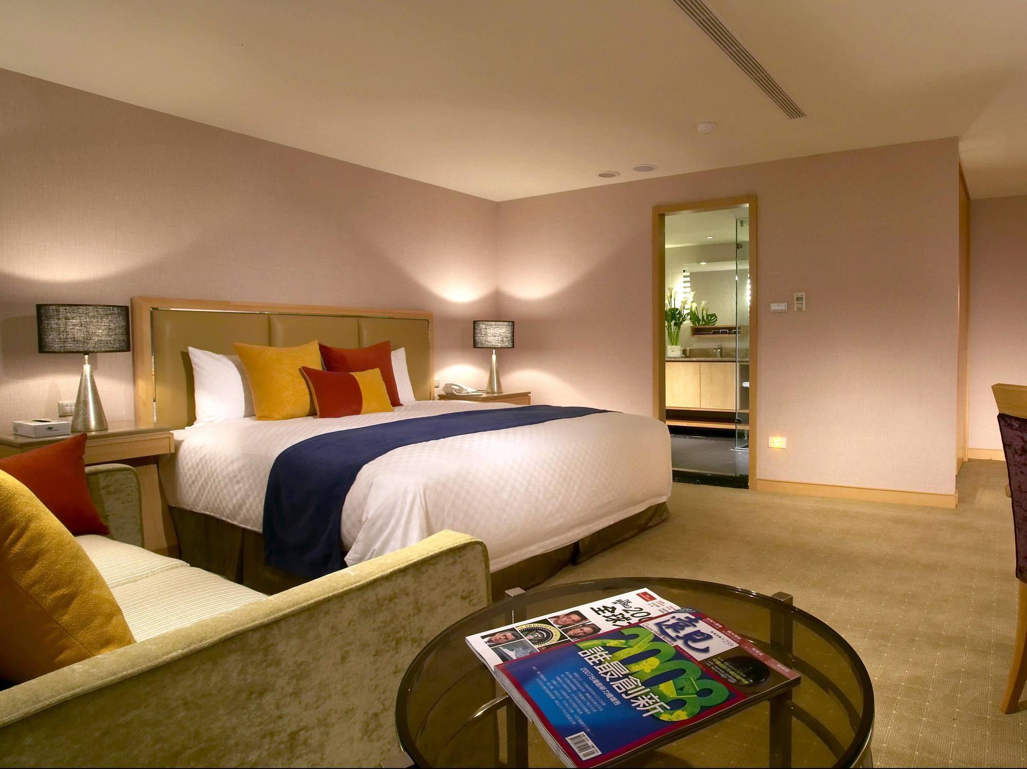 จินหัว โฮเต็ล Hotel หลัวตง ภายนอก รูปภาพ