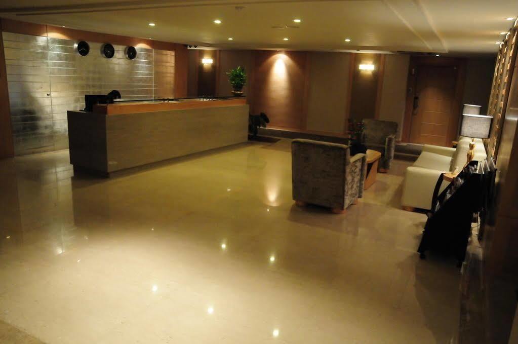 จินหัว โฮเต็ล Hotel หลัวตง ภายนอก รูปภาพ
