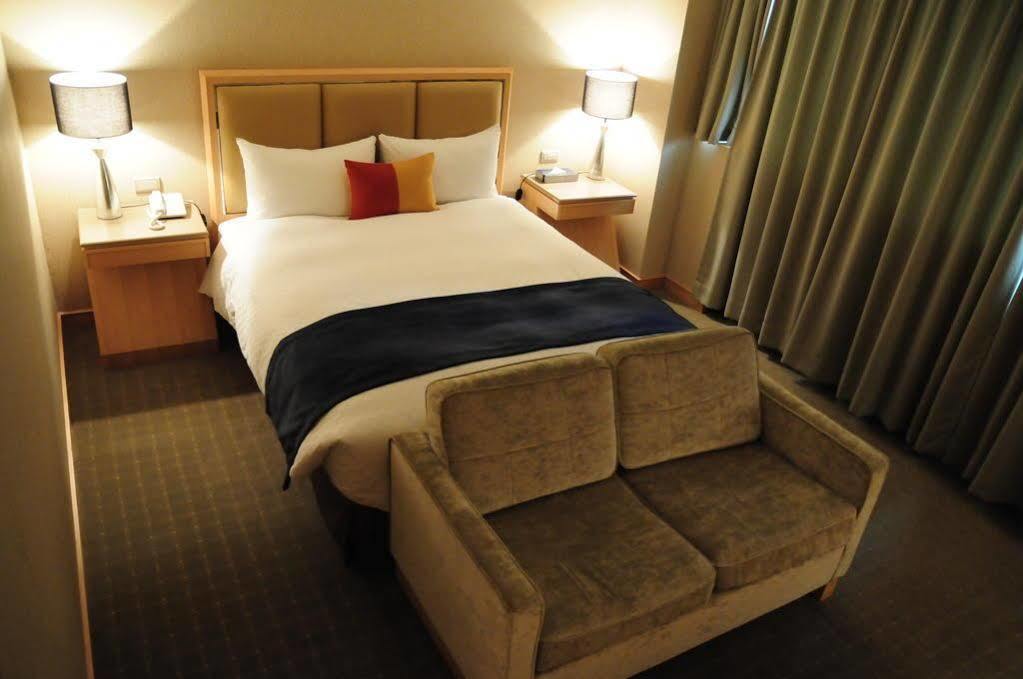 จินหัว โฮเต็ล Hotel หลัวตง ภายนอก รูปภาพ
