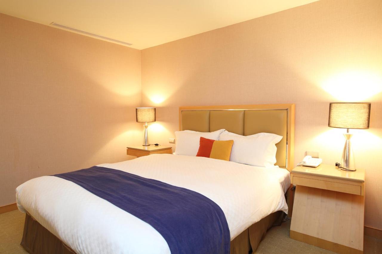 จินหัว โฮเต็ล Hotel หลัวตง ภายนอก รูปภาพ